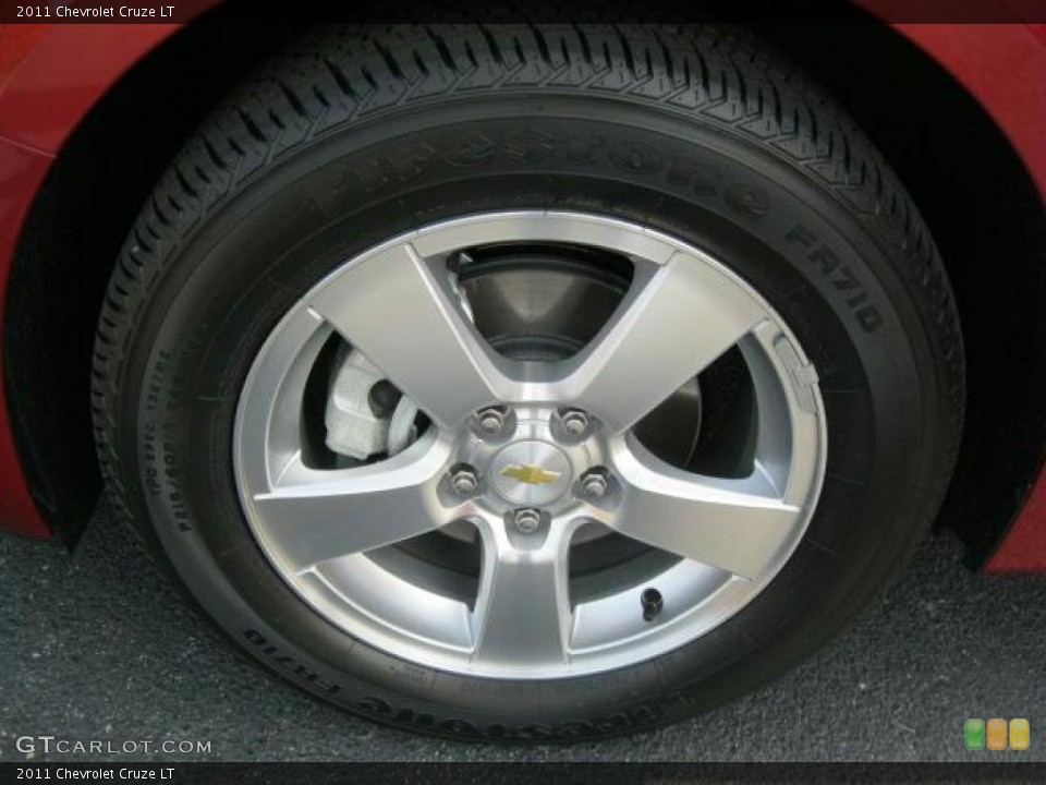 2011 Chevrolet Cruze LT Wheel and Tire Photo #40520298