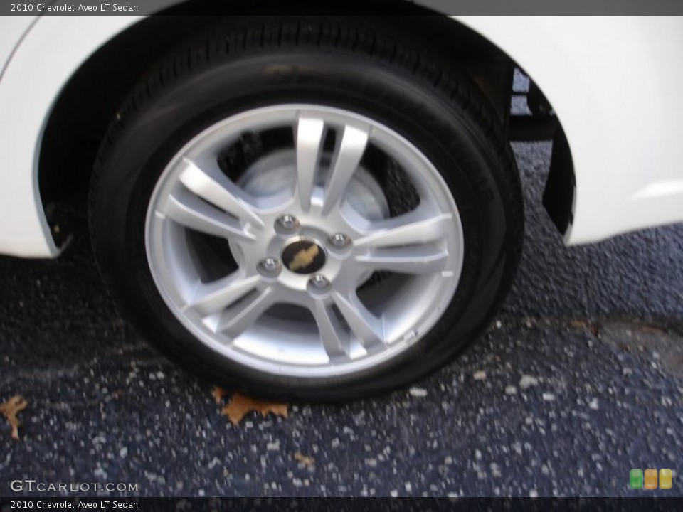 2010 Chevrolet Aveo LT Sedan Wheel and Tire Photo #40587809