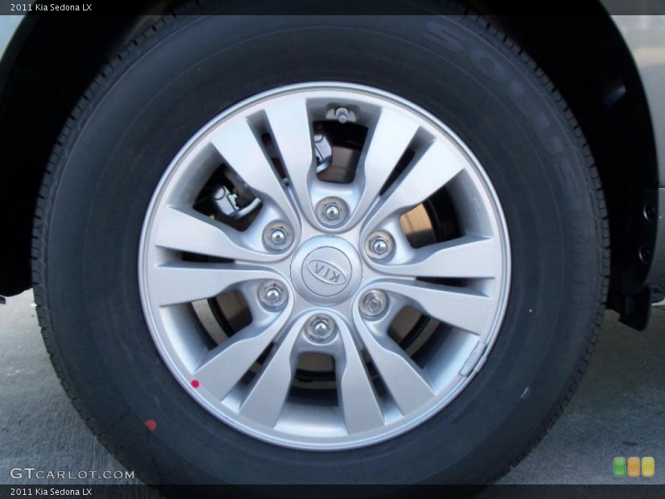 2011 Kia Sedona LX Wheel and Tire Photo #40616166