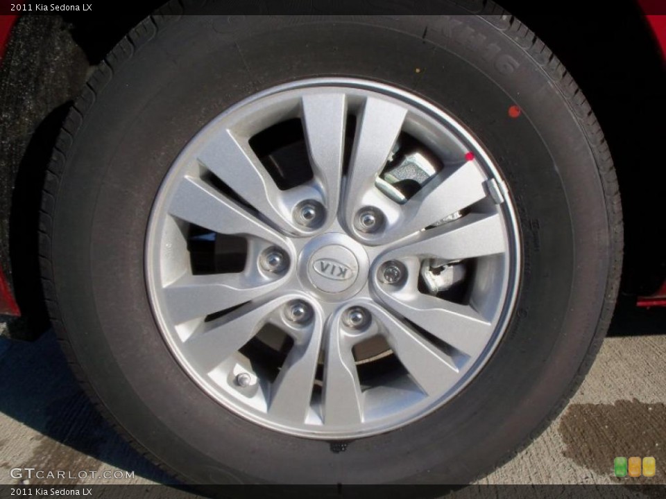 2011 Kia Sedona LX Wheel and Tire Photo #40619161