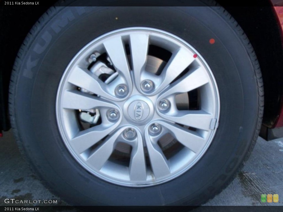 2011 Kia Sedona LX Wheel and Tire Photo #40619178