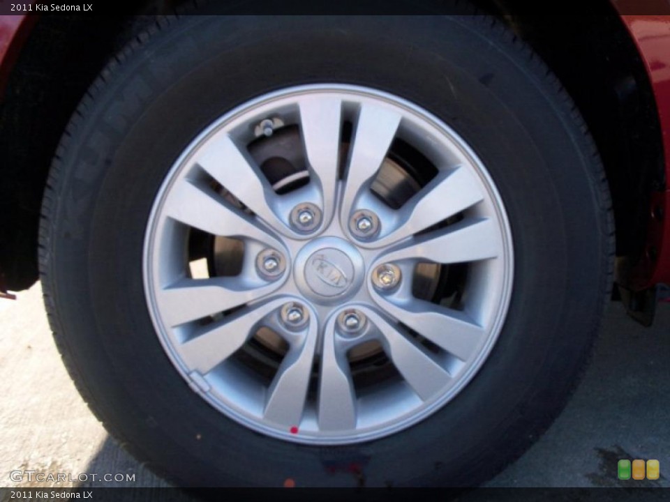 2011 Kia Sedona LX Wheel and Tire Photo #40619190