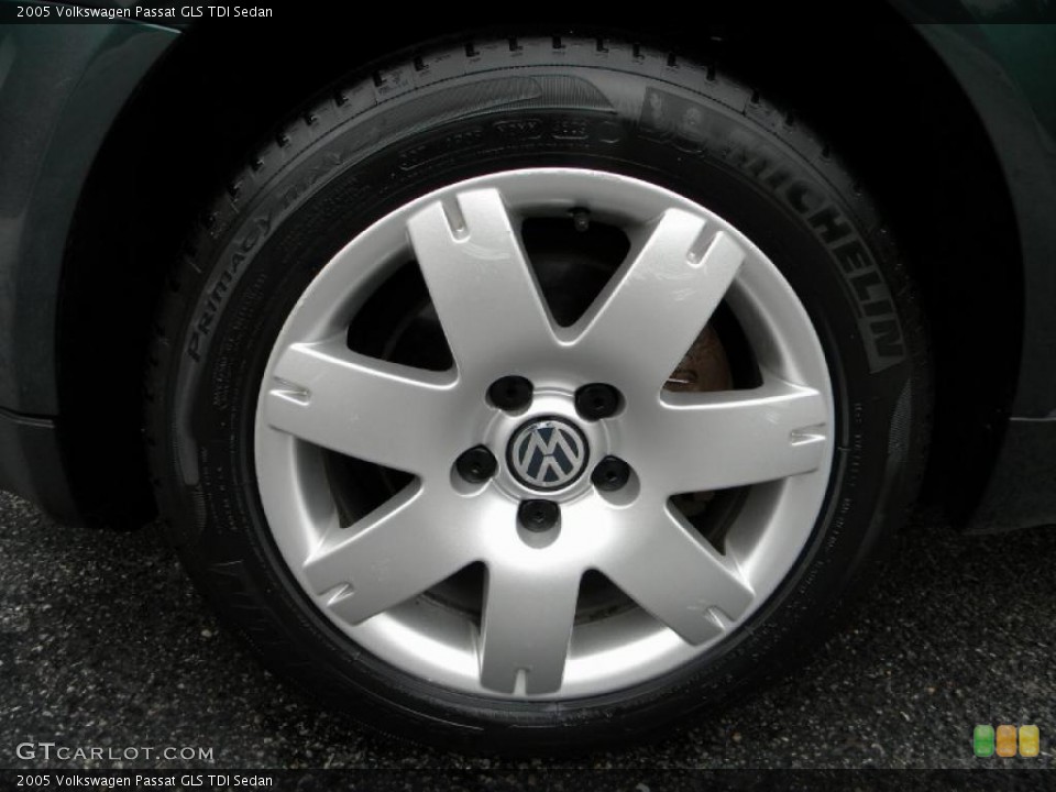 2005 Volkswagen Passat GLS TDI Sedan Wheel and Tire Photo #40624130