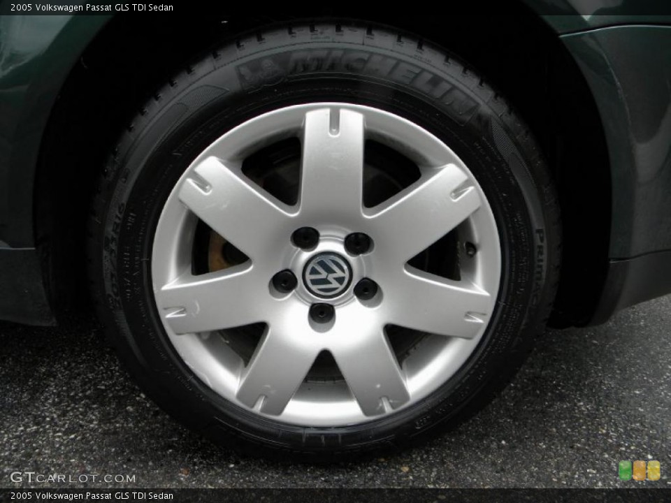 2005 Volkswagen Passat GLS TDI Sedan Wheel and Tire Photo #40624162