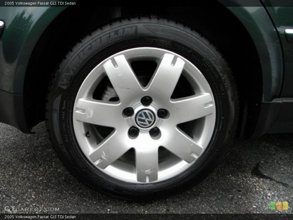 2005 Volkswagen Passat GLS TDI Sedan Wheel and Tire Photo #40624198