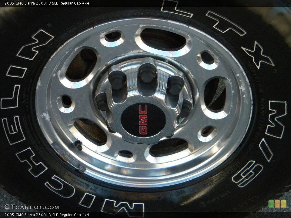 2005 GMC Sierra 2500HD SLE Regular Cab 4x4 Wheel and Tire Photo #40629062