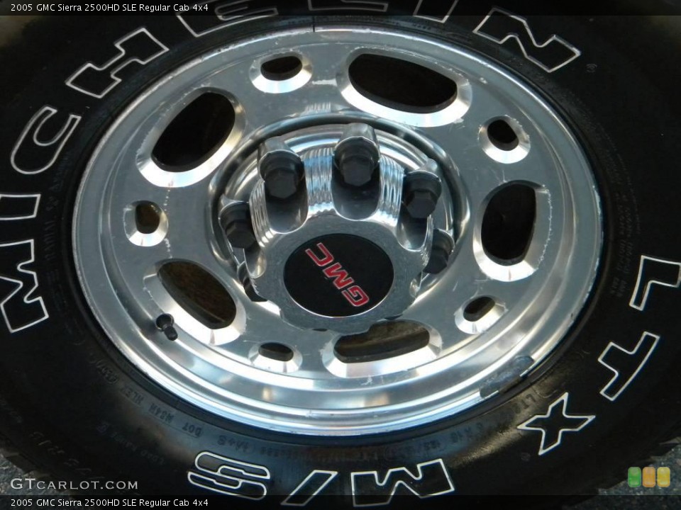 2005 GMC Sierra 2500HD SLE Regular Cab 4x4 Wheel and Tire Photo #40629160