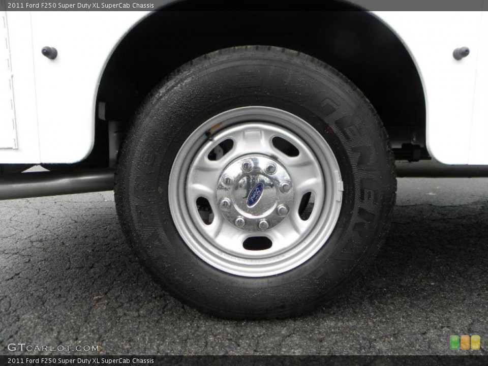 2011 Ford F250 Super Duty XL SuperCab Chassis Wheel and Tire Photo #40632534