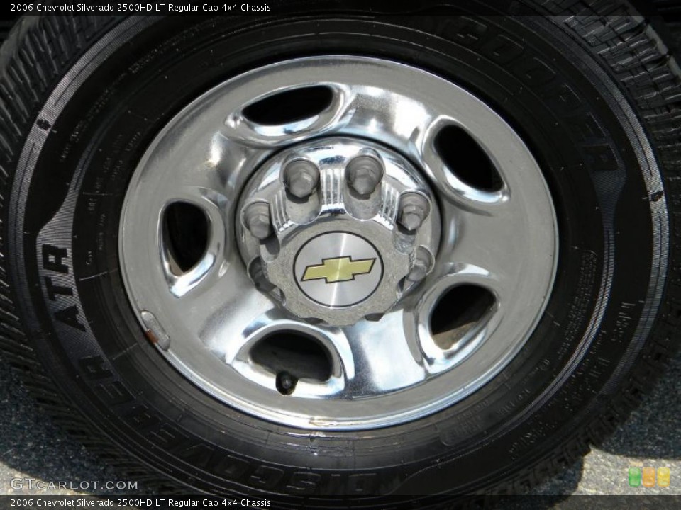 2006 Chevrolet Silverado 2500HD LT Regular Cab 4x4 Chassis Wheel and Tire Photo #40634138