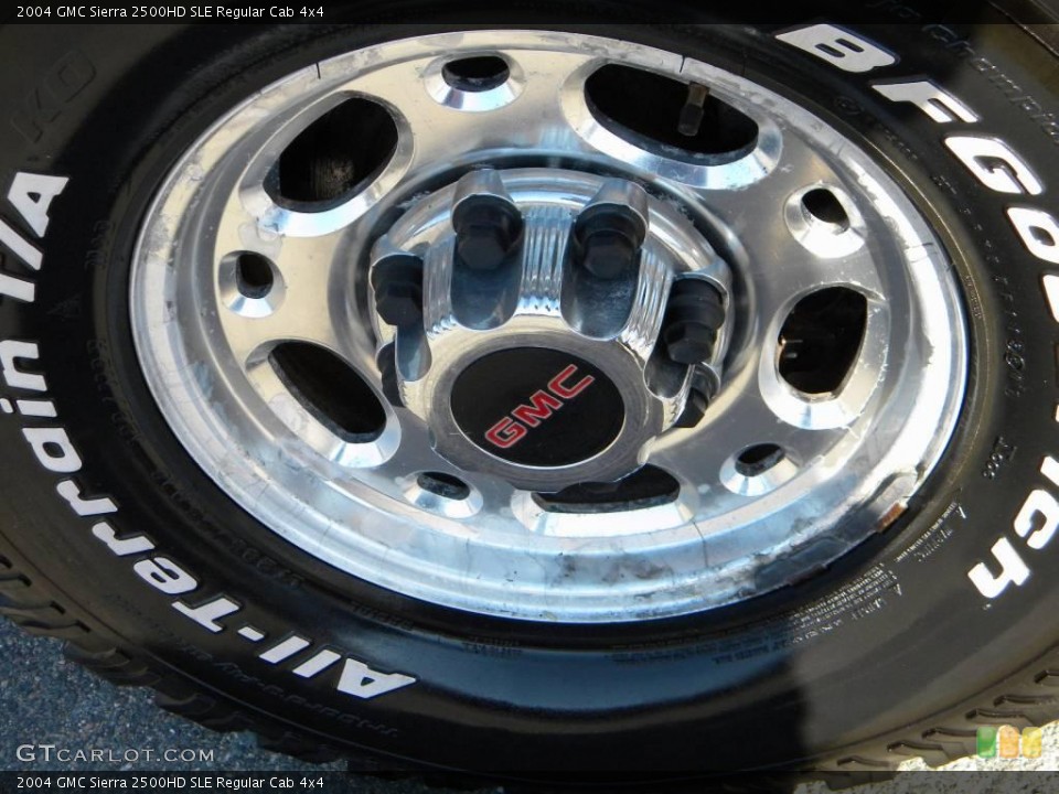 2004 GMC Sierra 2500HD SLE Regular Cab 4x4 Wheel and Tire Photo #40637874
