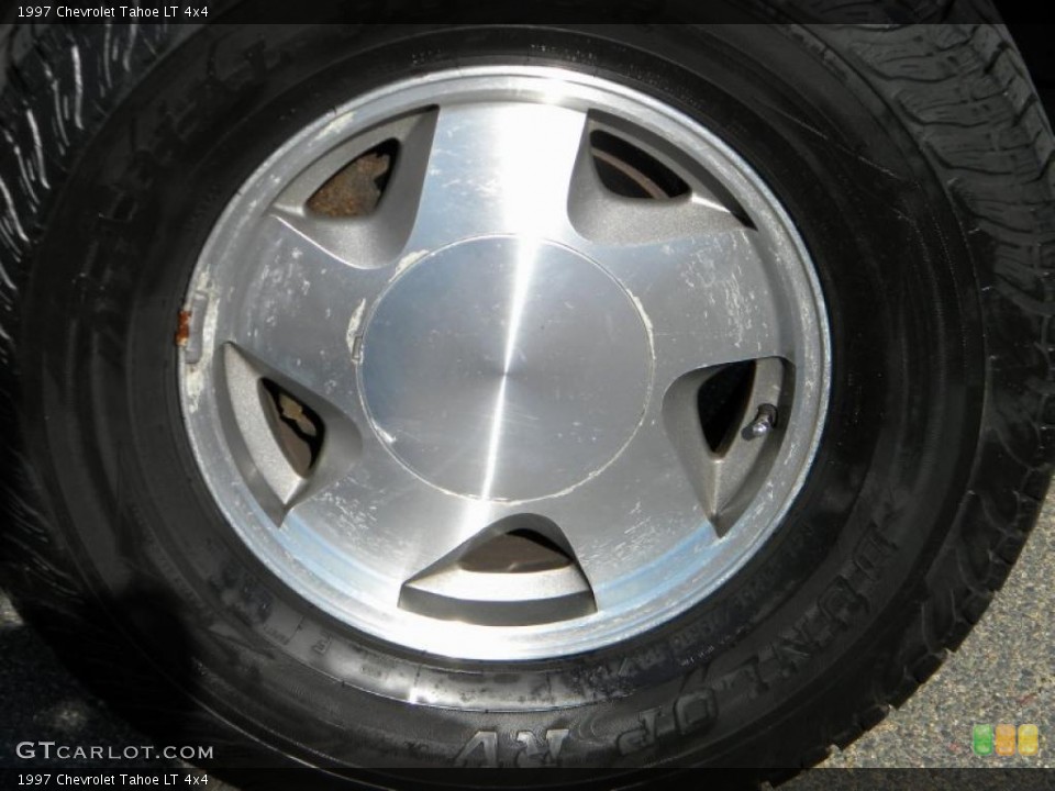 1997 Chevrolet Tahoe LT 4x4 Wheel and Tire Photo #40649574