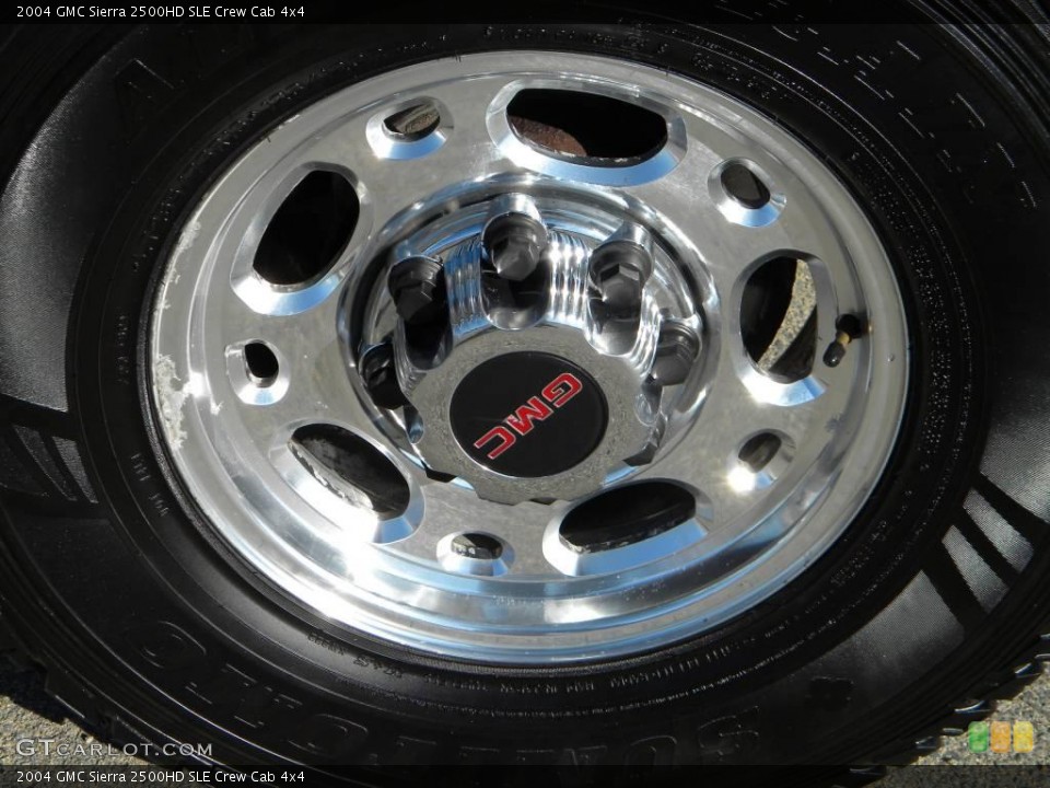 2004 GMC Sierra 2500HD SLE Crew Cab 4x4 Wheel and Tire Photo #40652059