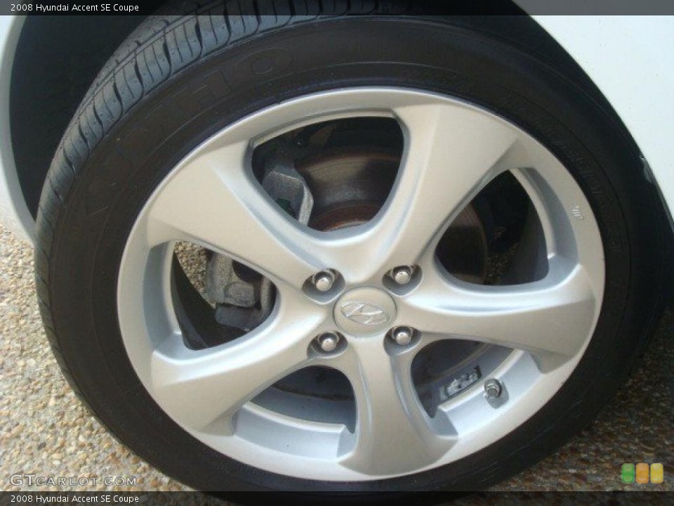 2008 Hyundai Accent SE Coupe Wheel and Tire Photo #40671282
