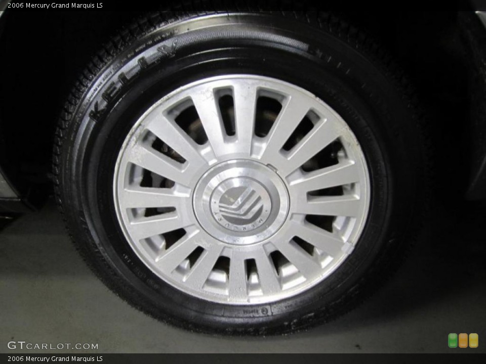 2006 Mercury Grand Marquis LS Wheel and Tire Photo #40740495