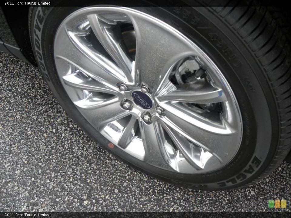 2011 Ford Taurus Limited Wheel and Tire Photo #40818247