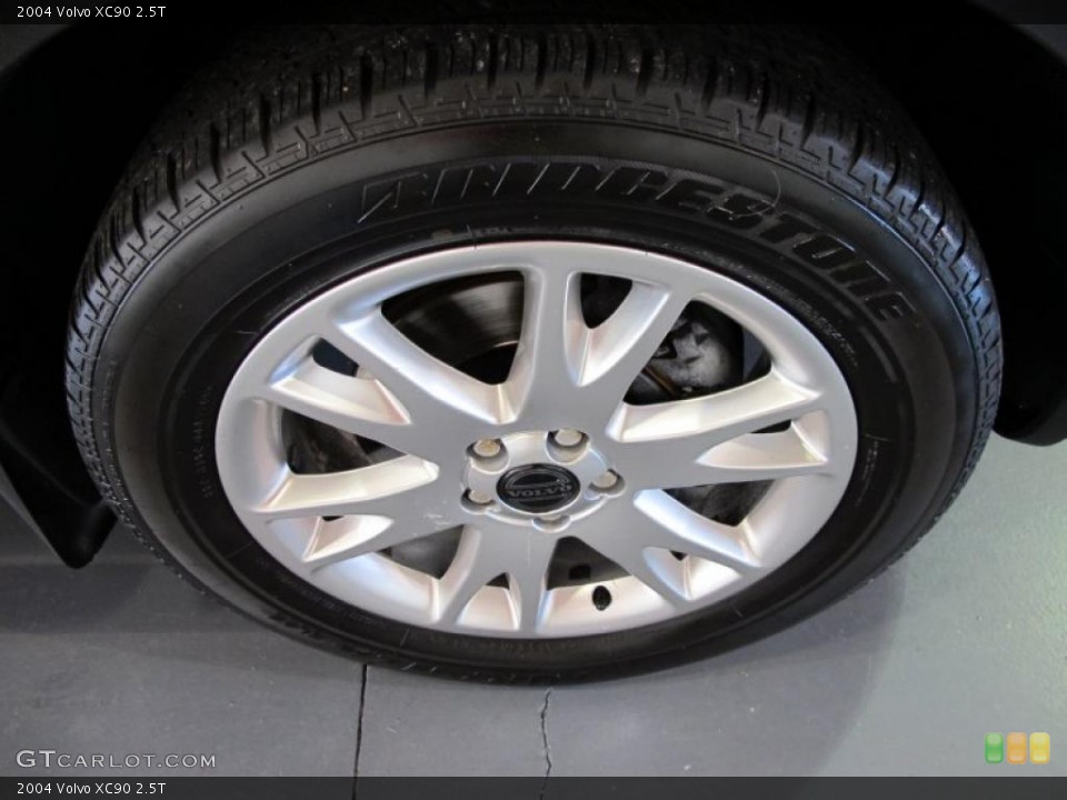 2004 Volvo XC90 2.5T Wheel and Tire Photo #40832125