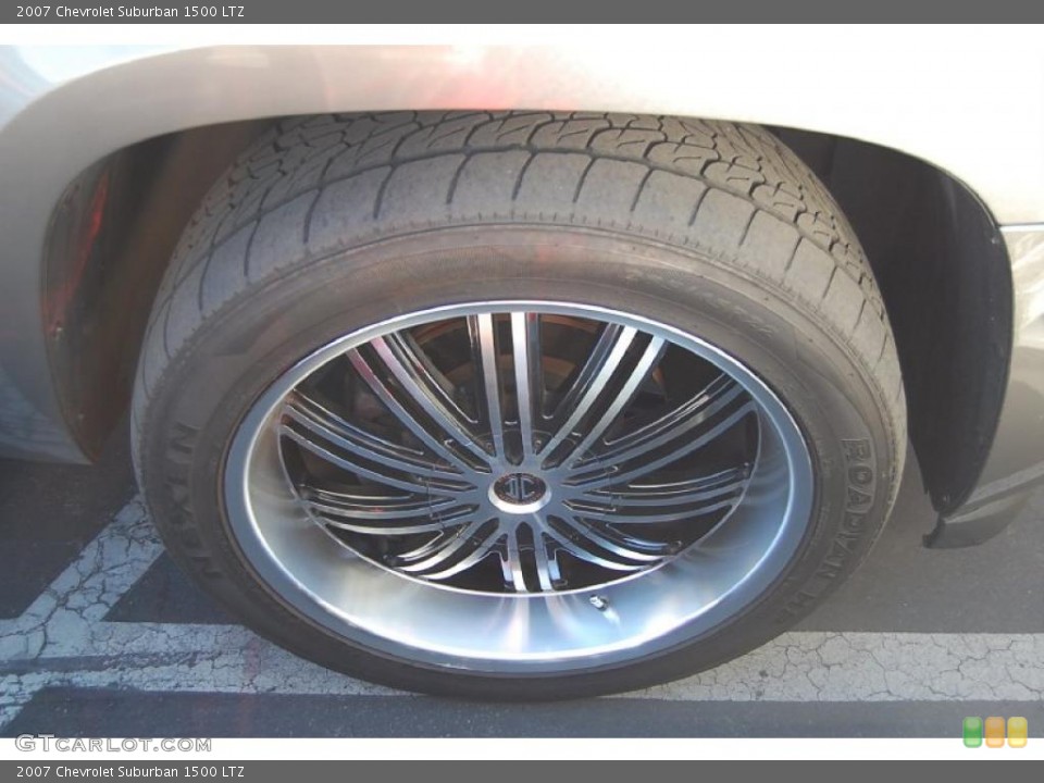 2007 Chevrolet Suburban Custom Wheel and Tire Photo #40863473