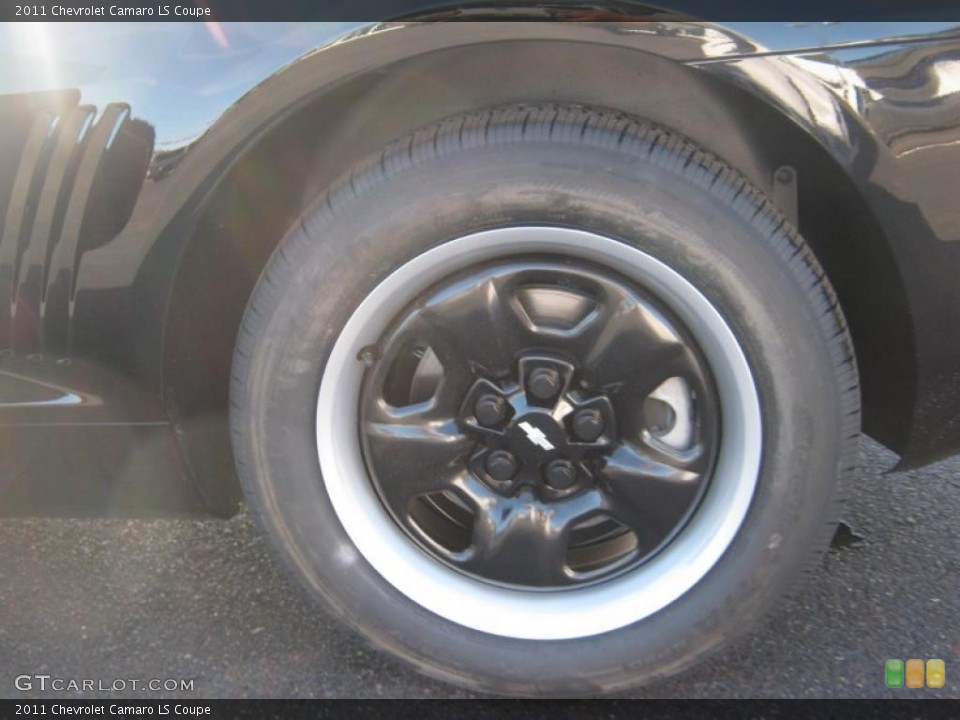 2011 Chevrolet Camaro LS Coupe Wheel and Tire Photo #40897917