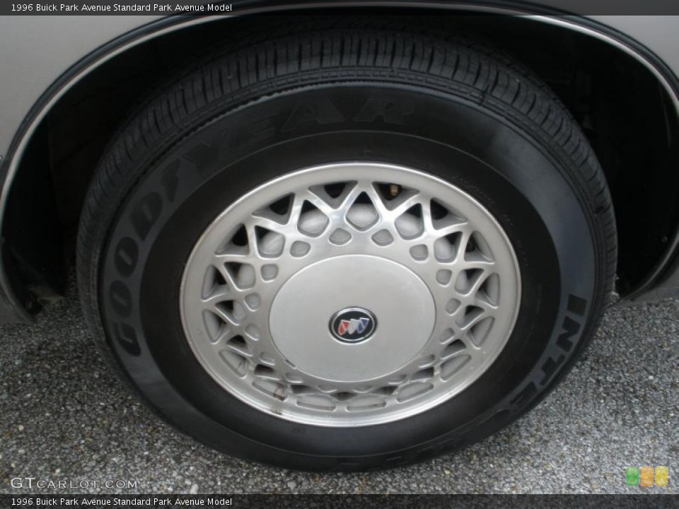 1996 Buick Park Avenue  Wheel and Tire Photo #40936822