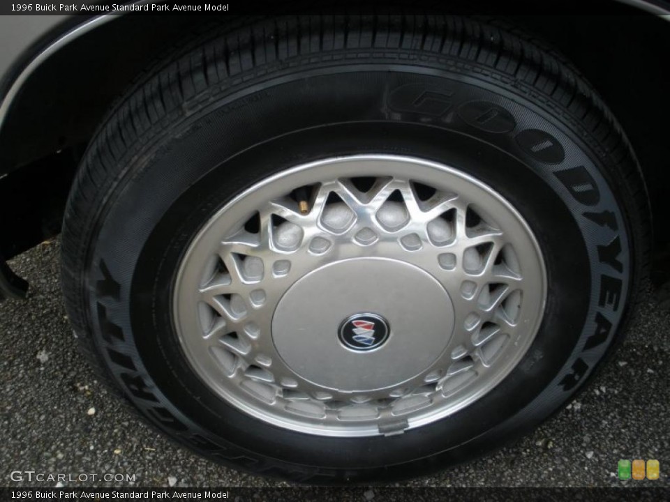 1996 Buick Park Avenue  Wheel and Tire Photo #40936842
