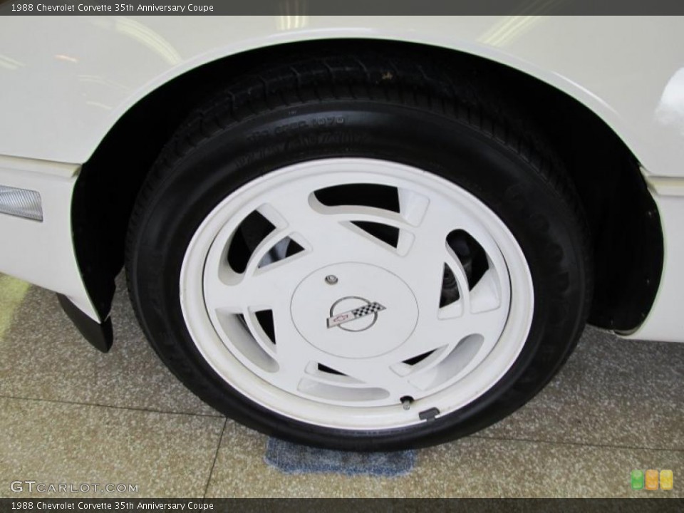 1988 Chevrolet Corvette 35th Anniversary Coupe Wheel and Tire Photo #41019339