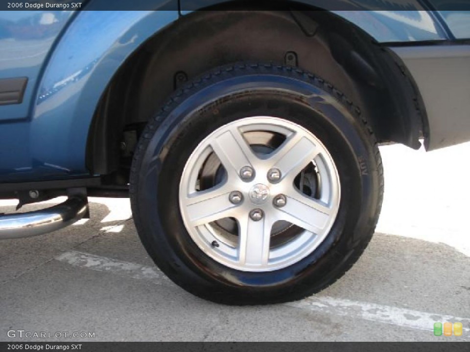 2006 Dodge Durango SXT Wheel and Tire Photo #41040312