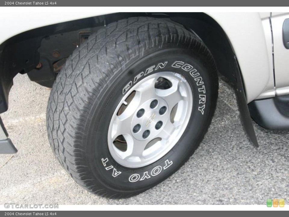 2004 Chevrolet Tahoe LS 4x4 Wheel and Tire Photo #41062315