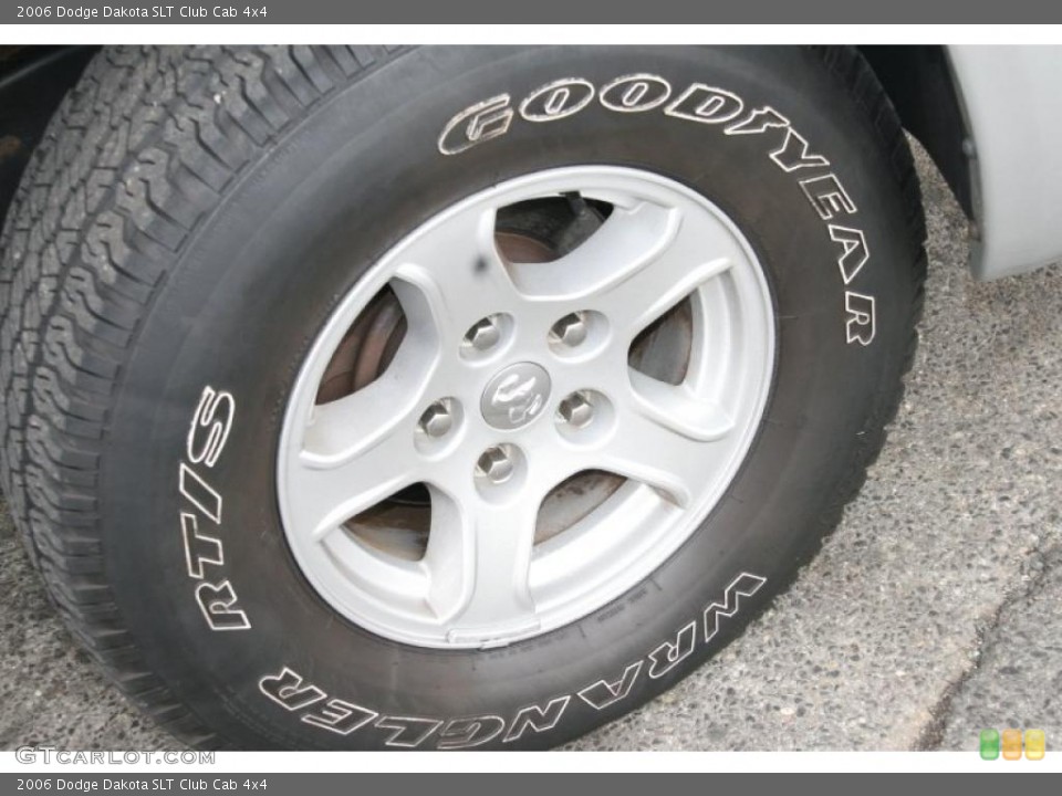 2006 Dodge Dakota SLT Club Cab 4x4 Wheel and Tire Photo #41062547