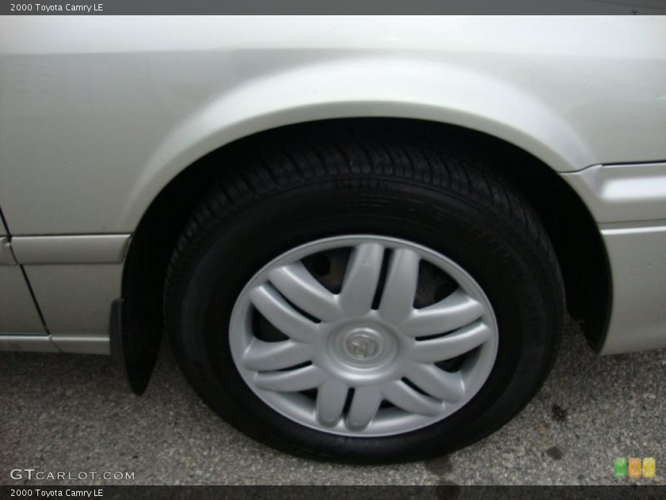 2000 Toyota Camry LE Wheel and Tire Photo #41064603