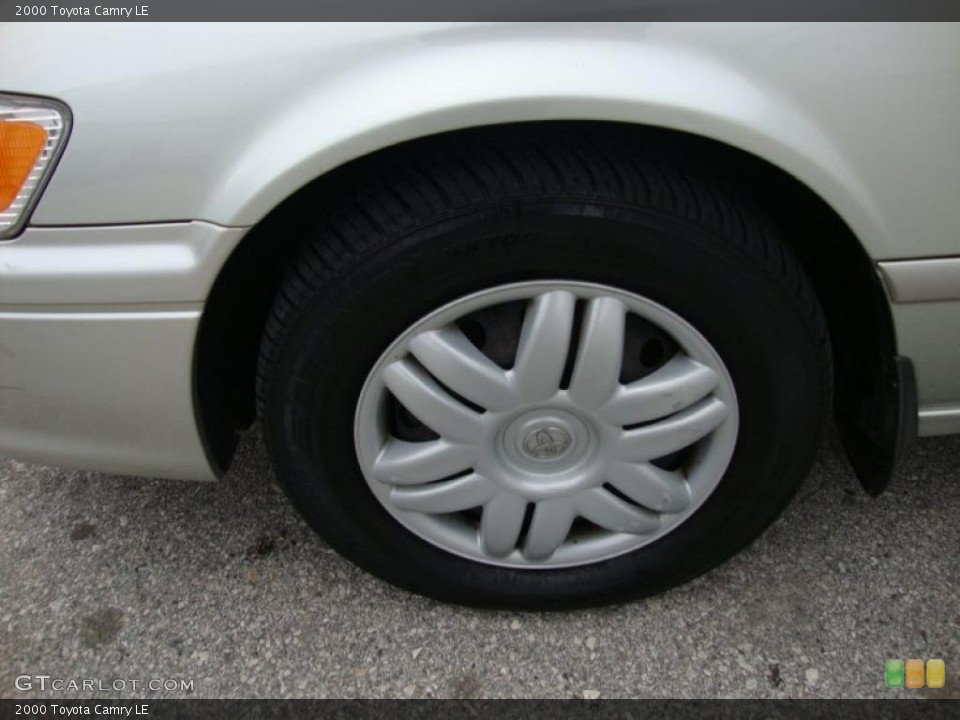 2000 Toyota Camry LE Wheel and Tire Photo #41064711