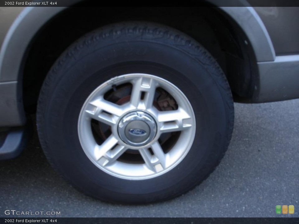 2002 Ford Explorer XLT 4x4 Wheel and Tire Photo #41069447