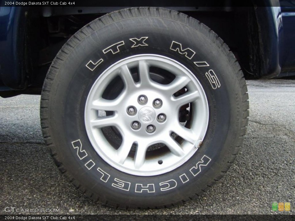 2004 Dodge Dakota SXT Club Cab 4x4 Wheel and Tire Photo #41089220