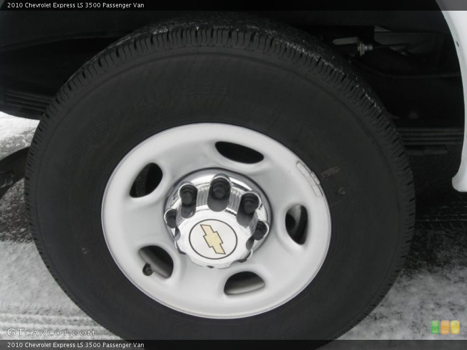 2010 Chevrolet Express LS 3500 Passenger Van Wheel and Tire Photo #41131151