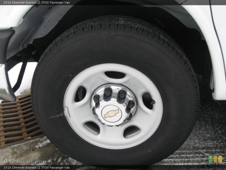 2010 Chevrolet Express LS 3500 Passenger Van Wheel and Tire Photo #41131195