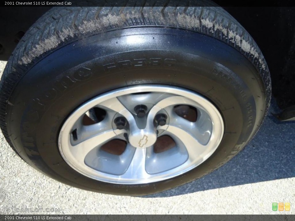 2001 Chevrolet S10 LS Extended Cab Wheel and Tire Photo #41138171