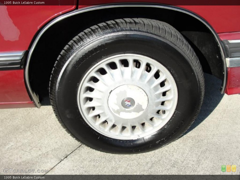 1995 Buick LeSabre Custom Wheel and Tire Photo #41176382