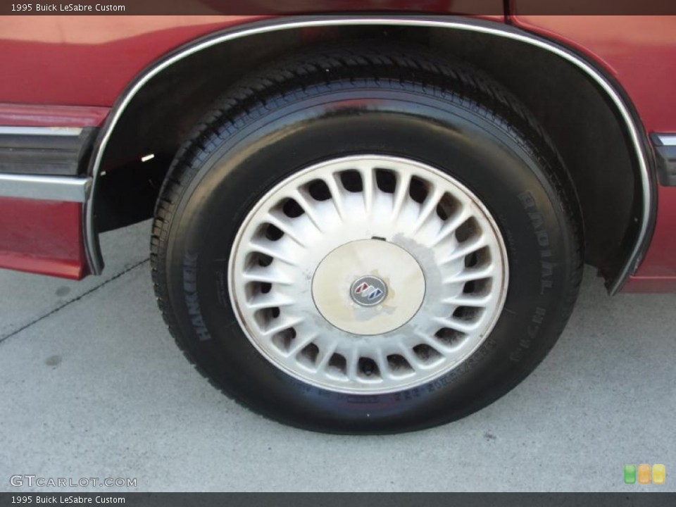 1995 Buick LeSabre Custom Wheel and Tire Photo #41176386