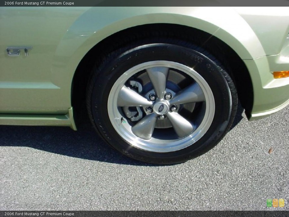 2006 Ford Mustang GT Premium Coupe Wheel and Tire Photo #41232867