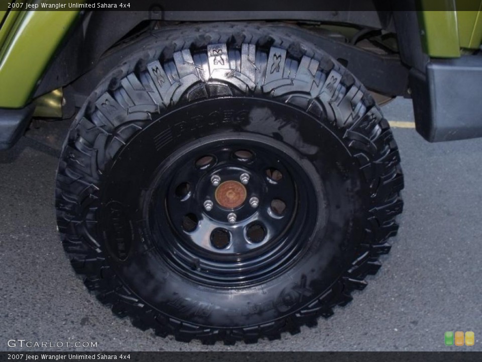 2007 Jeep Wrangler Unlimited Custom Wheel and Tire Photo #41261289