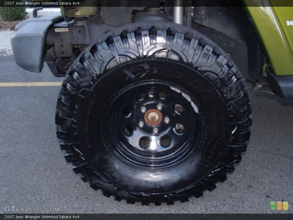 2007 Jeep Wrangler Unlimited Custom Wheel and Tire Photo #41261305
