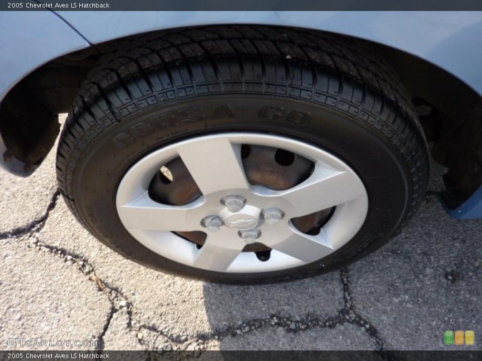 2005 Chevrolet Aveo LS Hatchback Wheel and Tire Photo #41292533