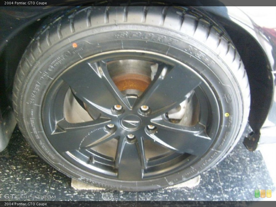 2004 Pontiac GTO Coupe Wheel and Tire Photo #41325366