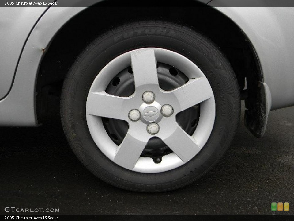 2005 Chevrolet Aveo LS Sedan Wheel and Tire Photo #41371904