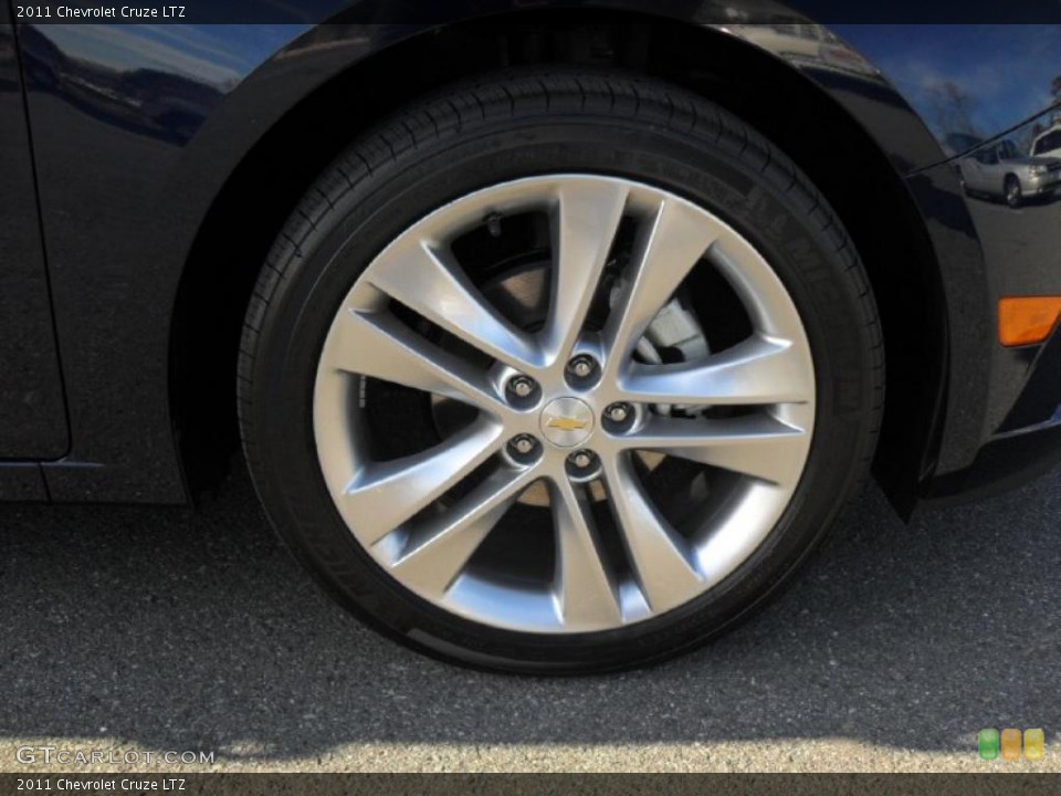 2011 Chevrolet Cruze LTZ Wheel and Tire Photo #41376132