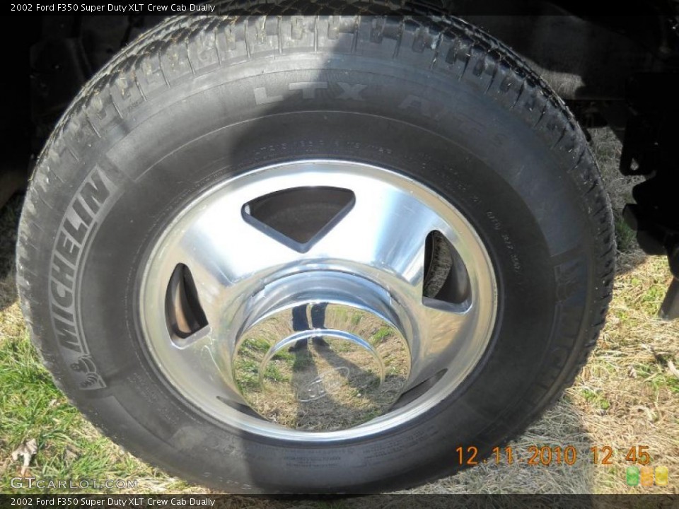 2002 Ford F350 Super Duty XLT Crew Cab Dually Wheel and Tire Photo #41390052