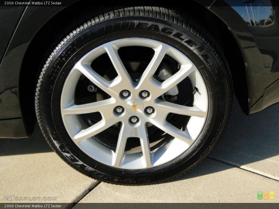 2009 Chevrolet Malibu LTZ Sedan Wheel and Tire Photo #41407935