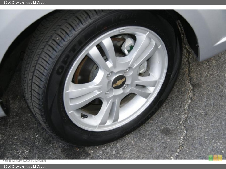 2010 Chevrolet Aveo LT Sedan Wheel and Tire Photo #41420723