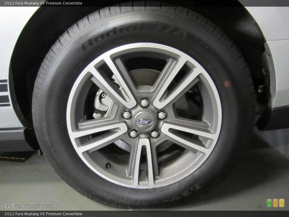 2011 Ford Mustang V6 Premium Convertible Wheel and Tire Photo #41537036
