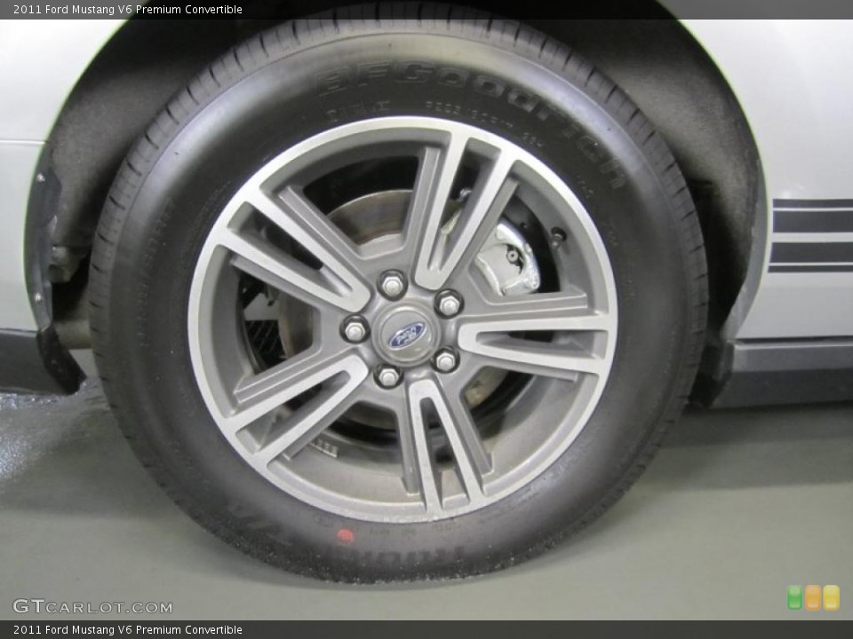 2011 Ford Mustang V6 Premium Convertible Wheel and Tire Photo #41537184