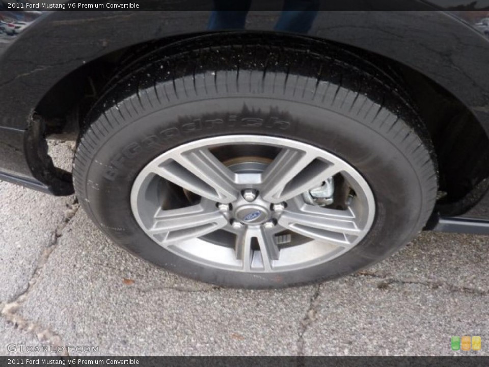 2011 Ford Mustang V6 Premium Convertible Wheel and Tire Photo #41540276